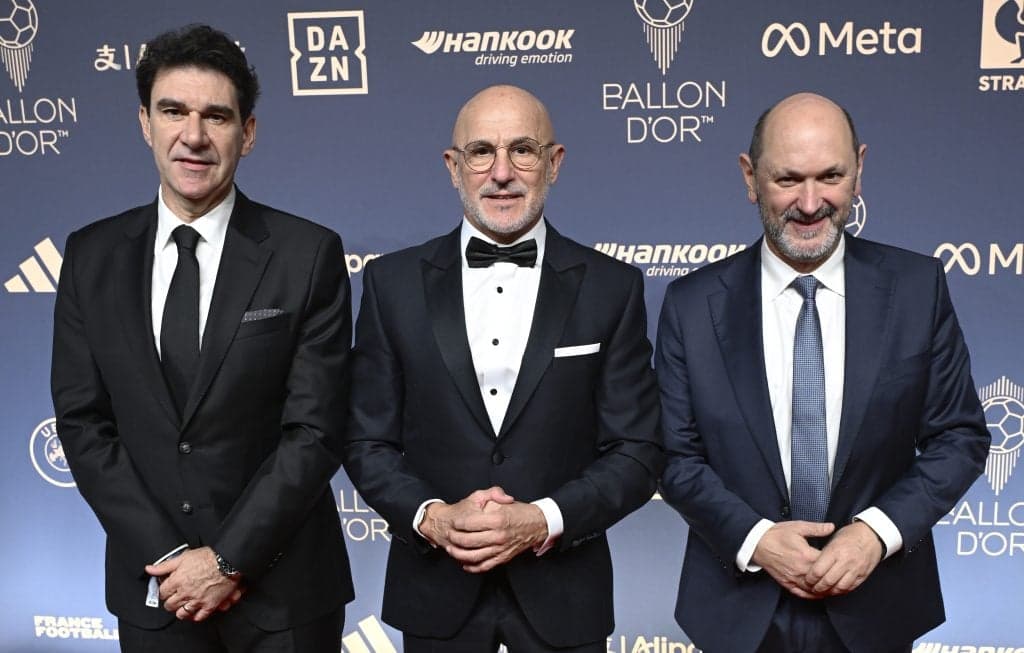 Luis de la Fuente é eleito melhor treinador pela Bola de Ouro 2026
