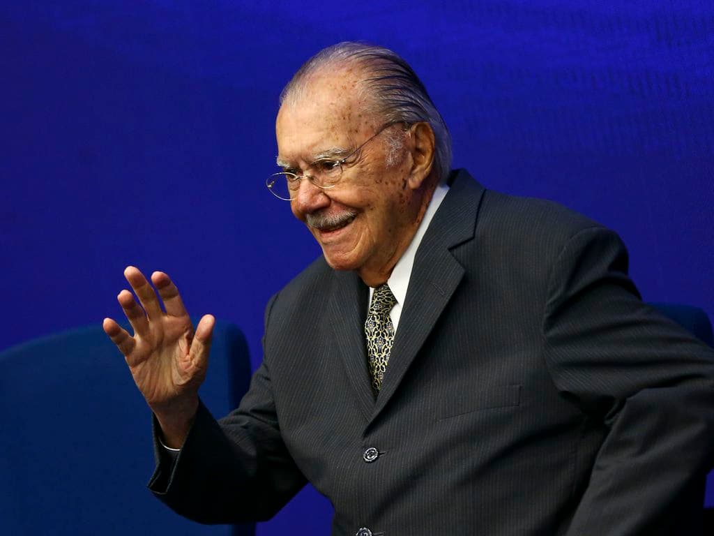 José Sarney permanece internado em hospital de São Paulo