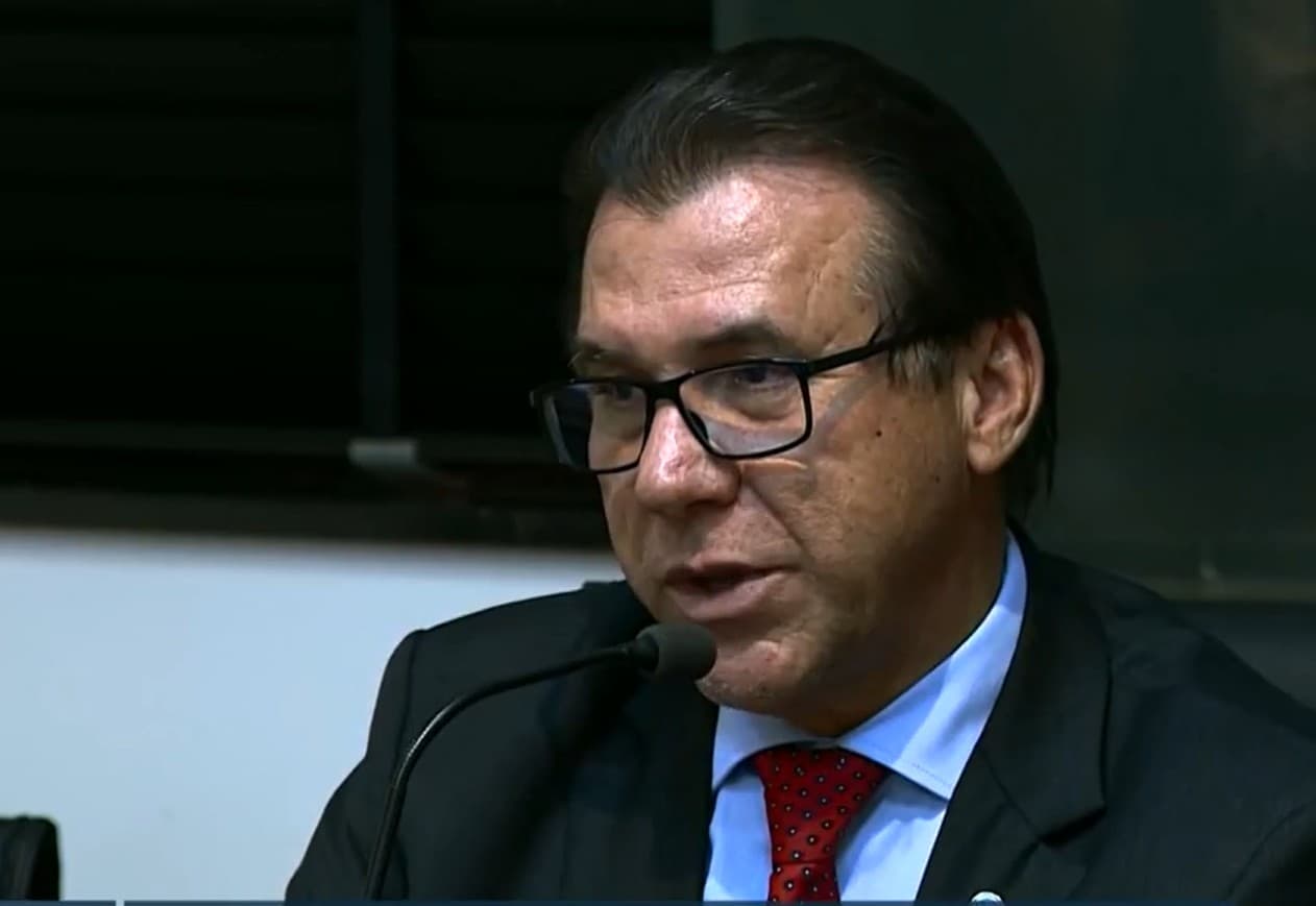 Ministro descarta novo adiamento da NR-1 para saúde mental no trabalho