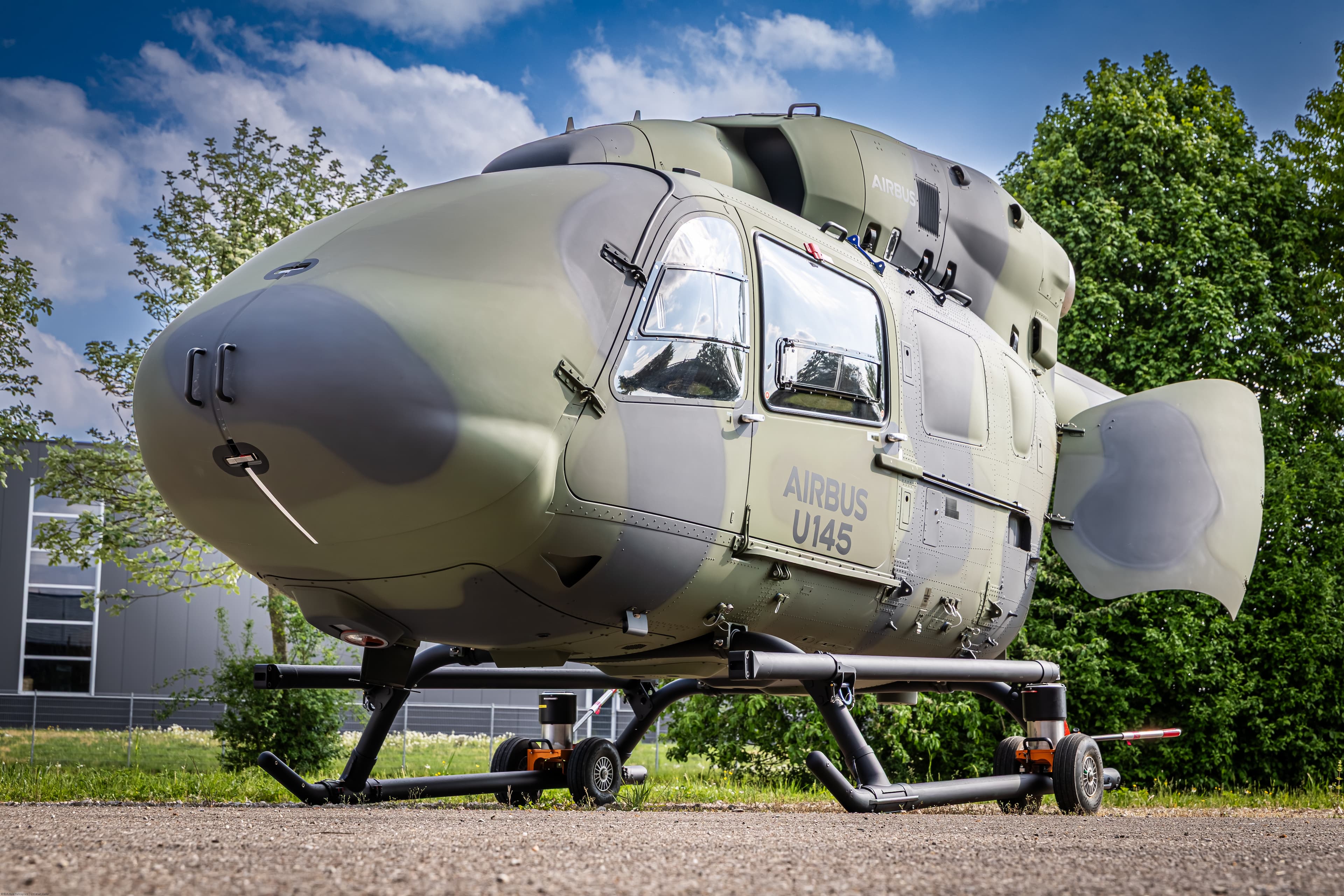 Airbus apresenta helicóptero autônomo U145 para 2026