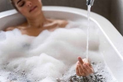Banho inteligente transforma autocuidado e bem-estar em casa