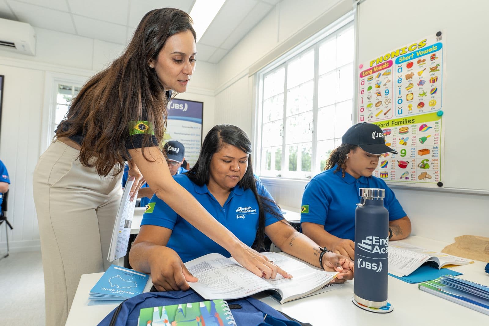 JBS lança escola de inglês na Austrália para profissionais brasileiros