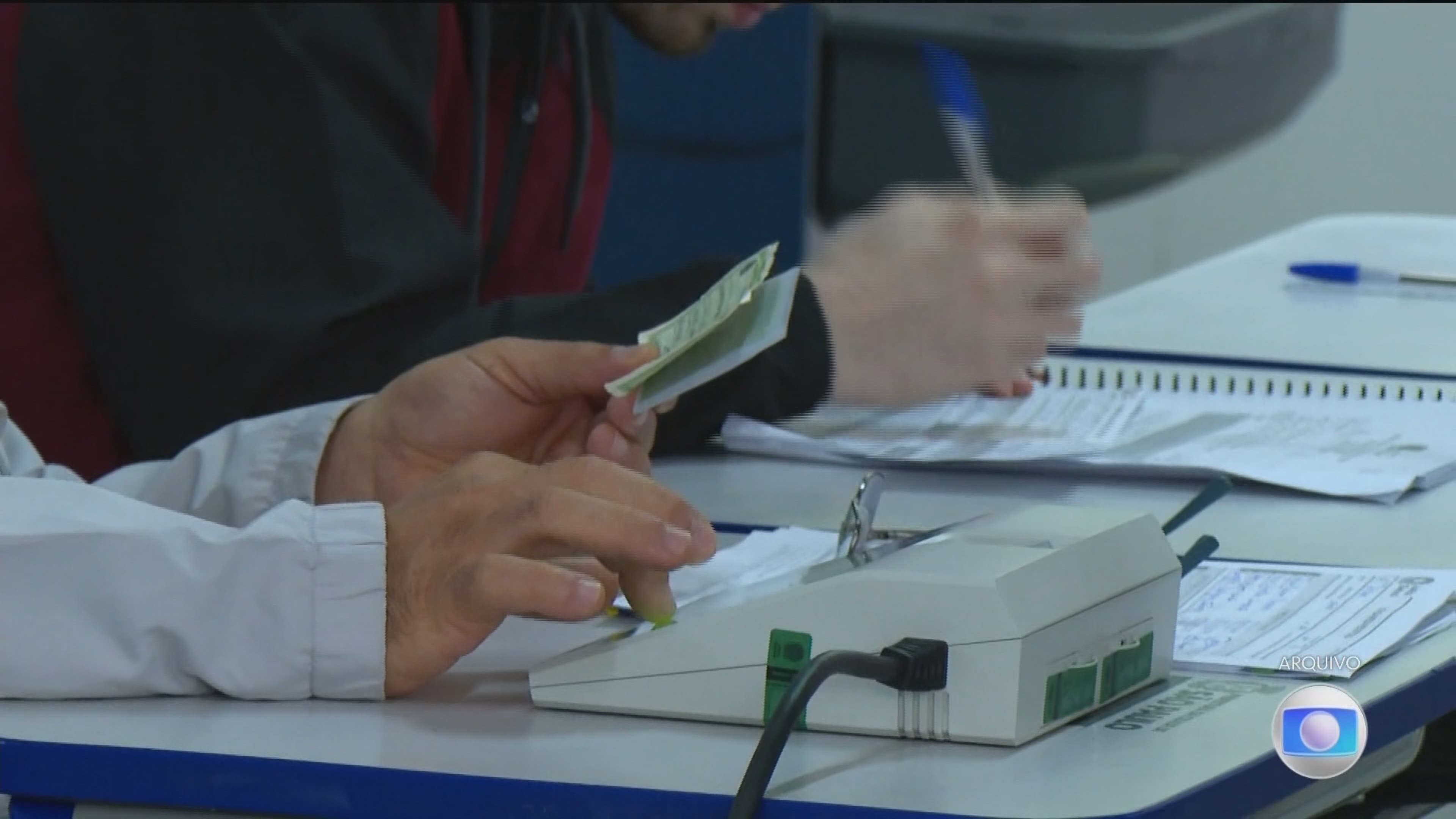 Justiça Eleitoral convoca mesários e informa sobre multas por ausência