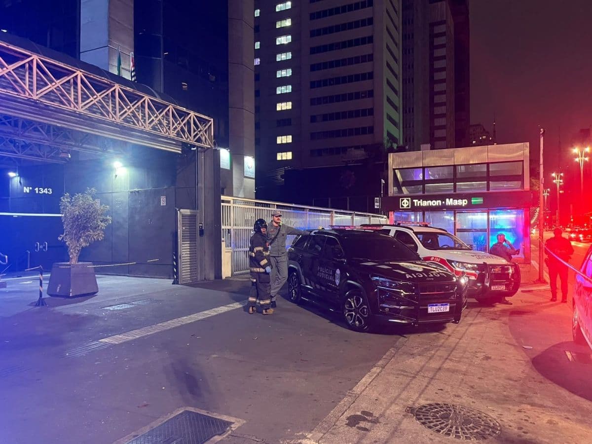 Pacote com fogos gera alerta em prédio na Avenida Paulista