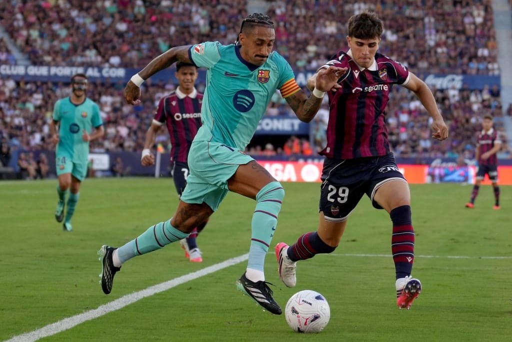 Raphinha brilha no início da temporada e se destaca no Barcelona