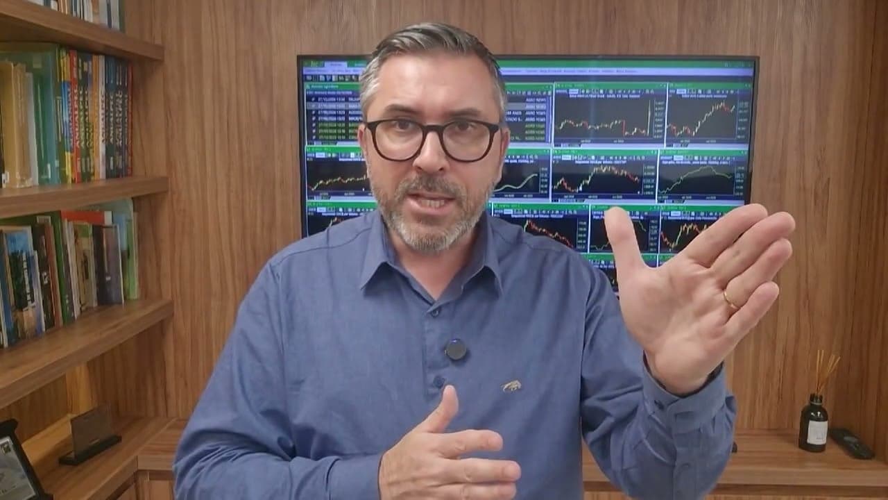 Economista alerta sobre travas cambiais diante da alta do dólar