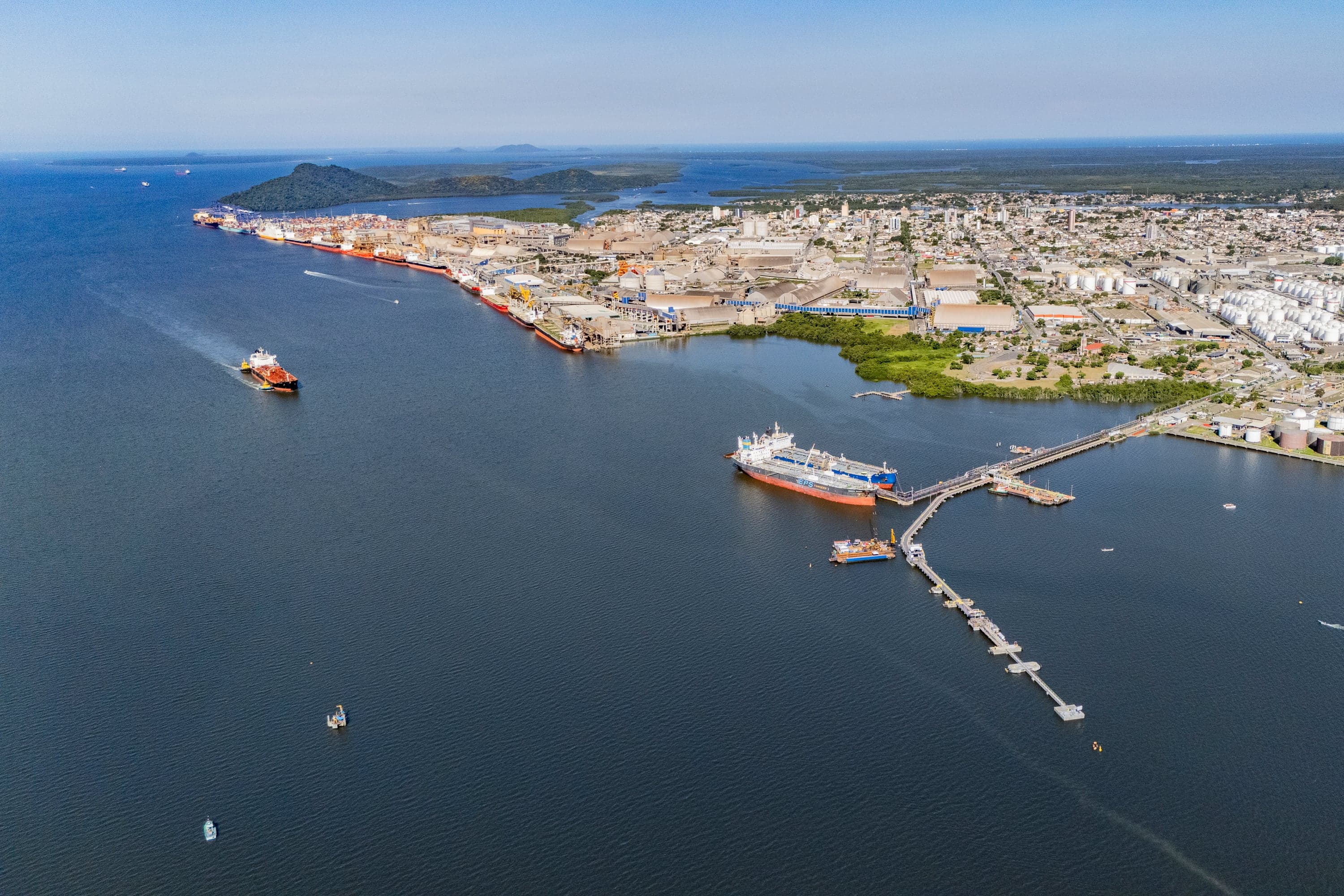 Porto de Paranaguá lidera exportações de óleo de soja em 2026