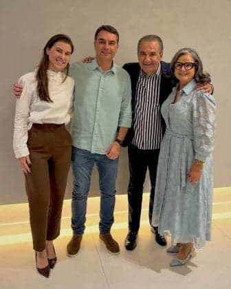 Silas Malafaia apoia Flávio Bolsonaro em culto no Rio