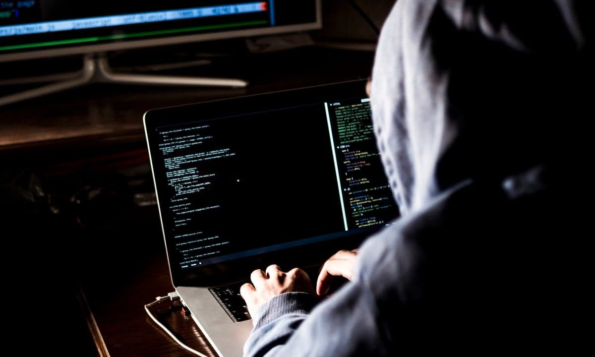 Operação França-EUA fecha site NudeLeaksTeens e prende irmãos