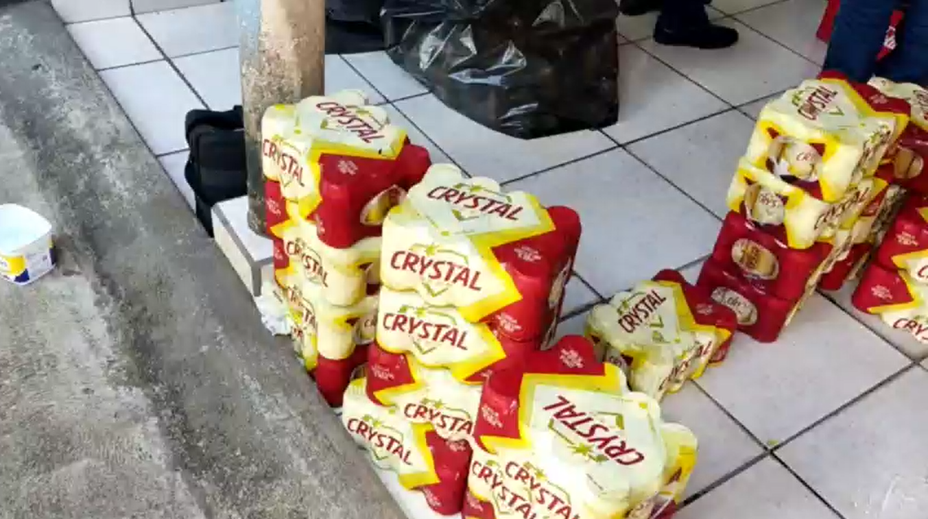 Procon Goiás apreende 450 latas de cerveja imprópria para consumo