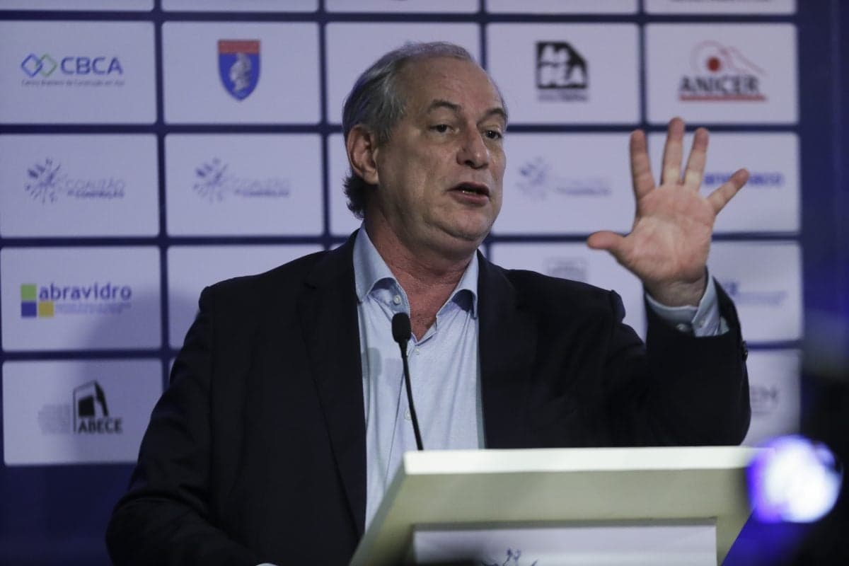 Ciro Gomes tem recurso rejeitado por ofensas à prefeita de Crateús