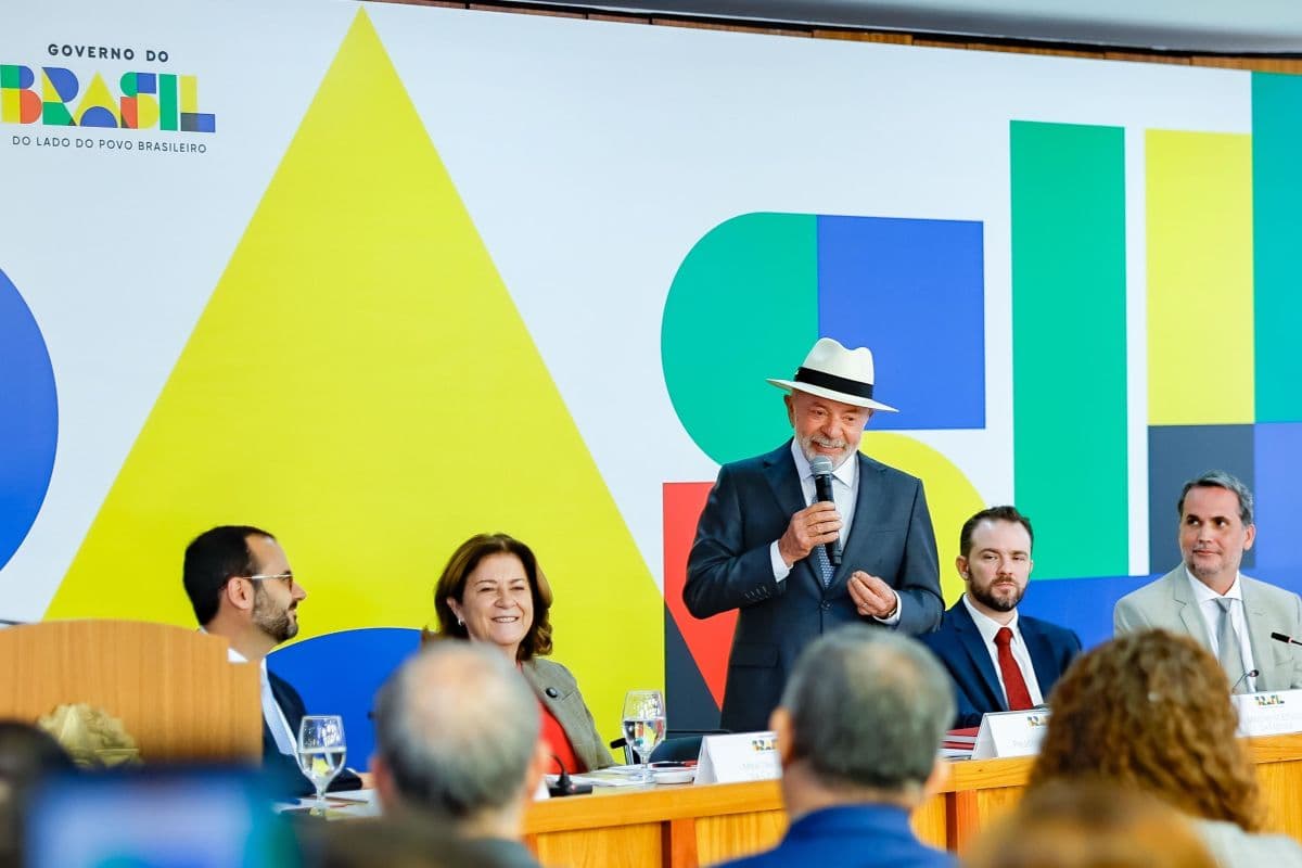 Novo programa do governo facilita crédito a famílias com dívidas