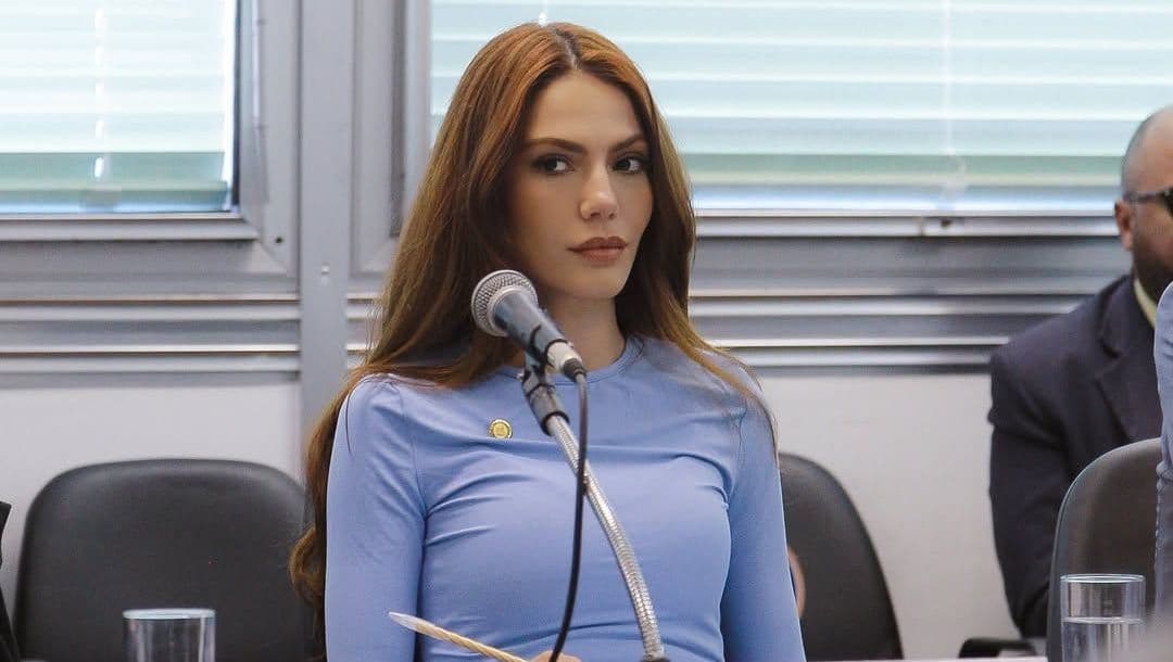 Sarah Poncio enfrenta polêmica sobre dívida fiscal de R$ 1,7 bilhão