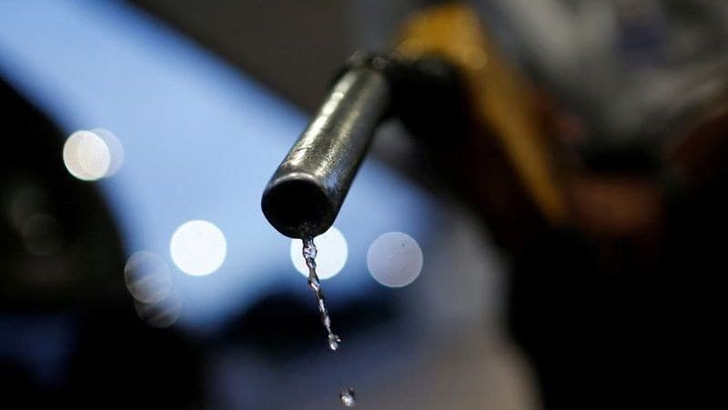 Governo reduz impostos sobre gasolina e dá novo subsídio ao diesel