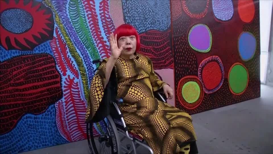 Yayoi Kusama morre aos 97 anos, deixando legado artístico duradouro