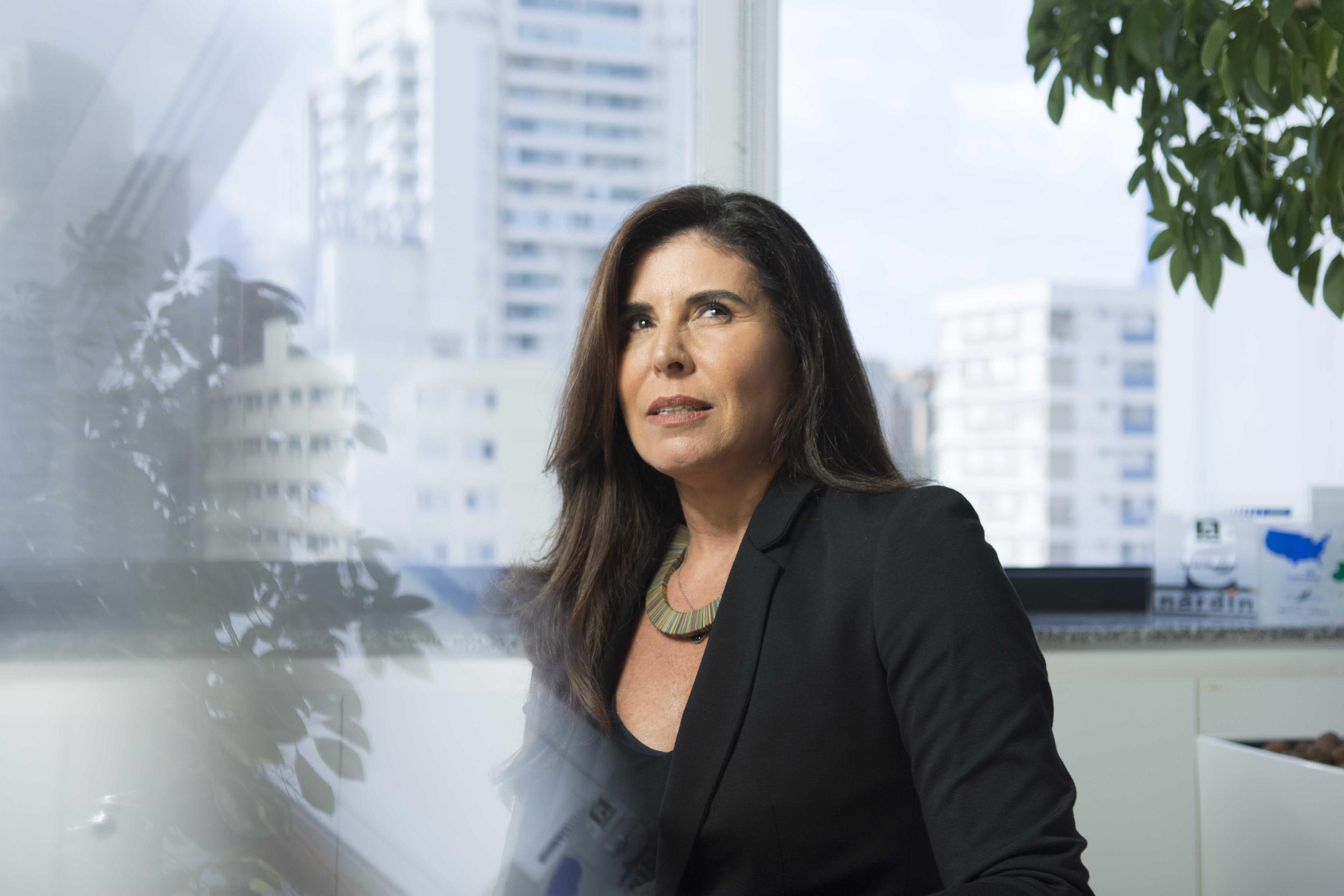 Fabiana Alves Alerta: Desafios Financeiros dos Produtores Rurais Devem Acentuar-se