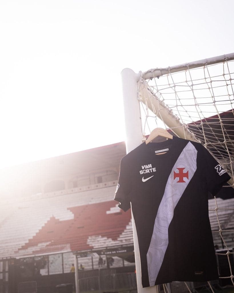 Vasco inicia venda de ingressos para clássico contra Flamengo no Nilton Santos