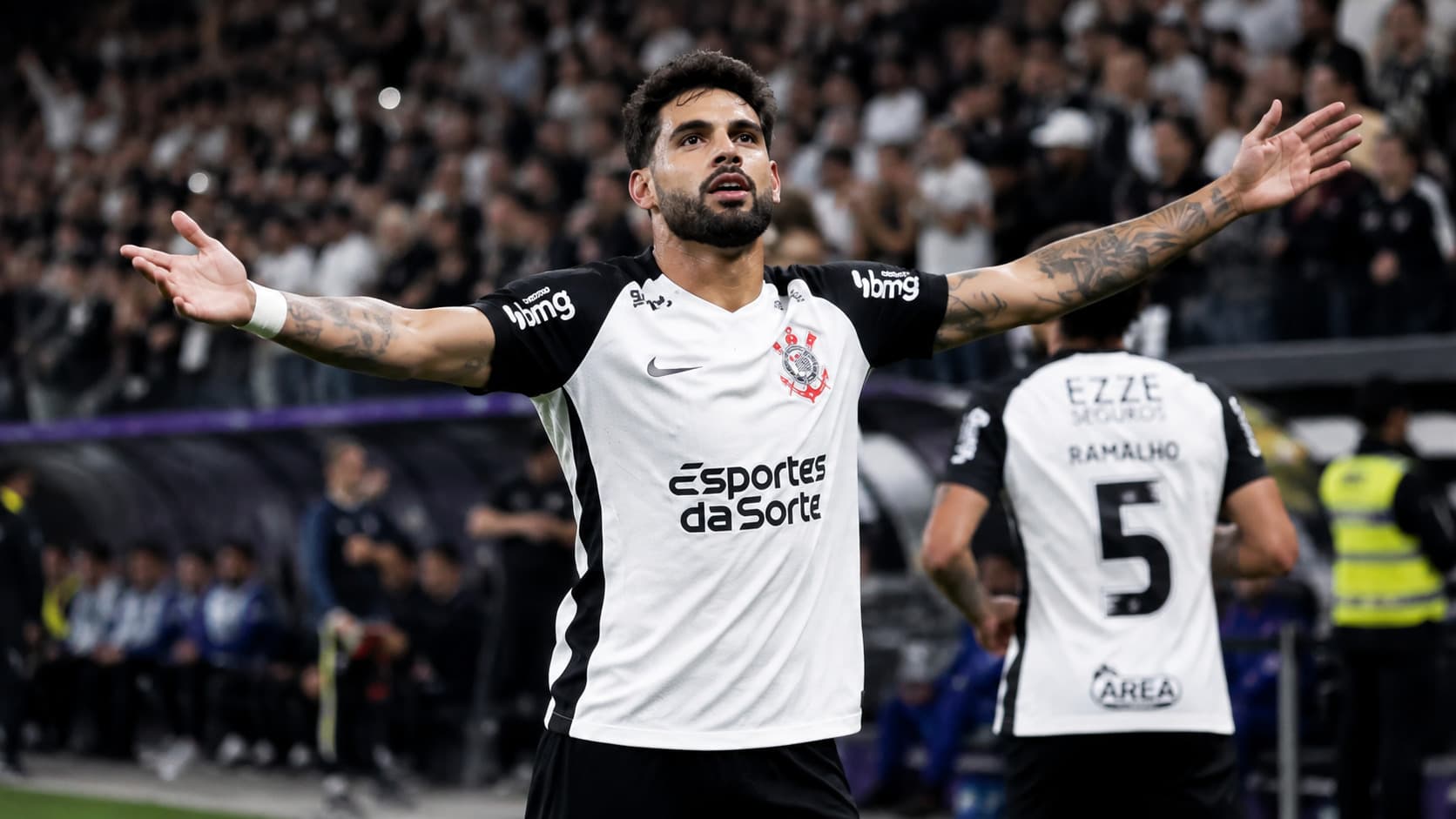 Corinthians propõe ceder naming rights da Arena à Caixa para quitar dívida; oferta de R$120 milhões da Fatal Model coloca diretoria em decisão difícil