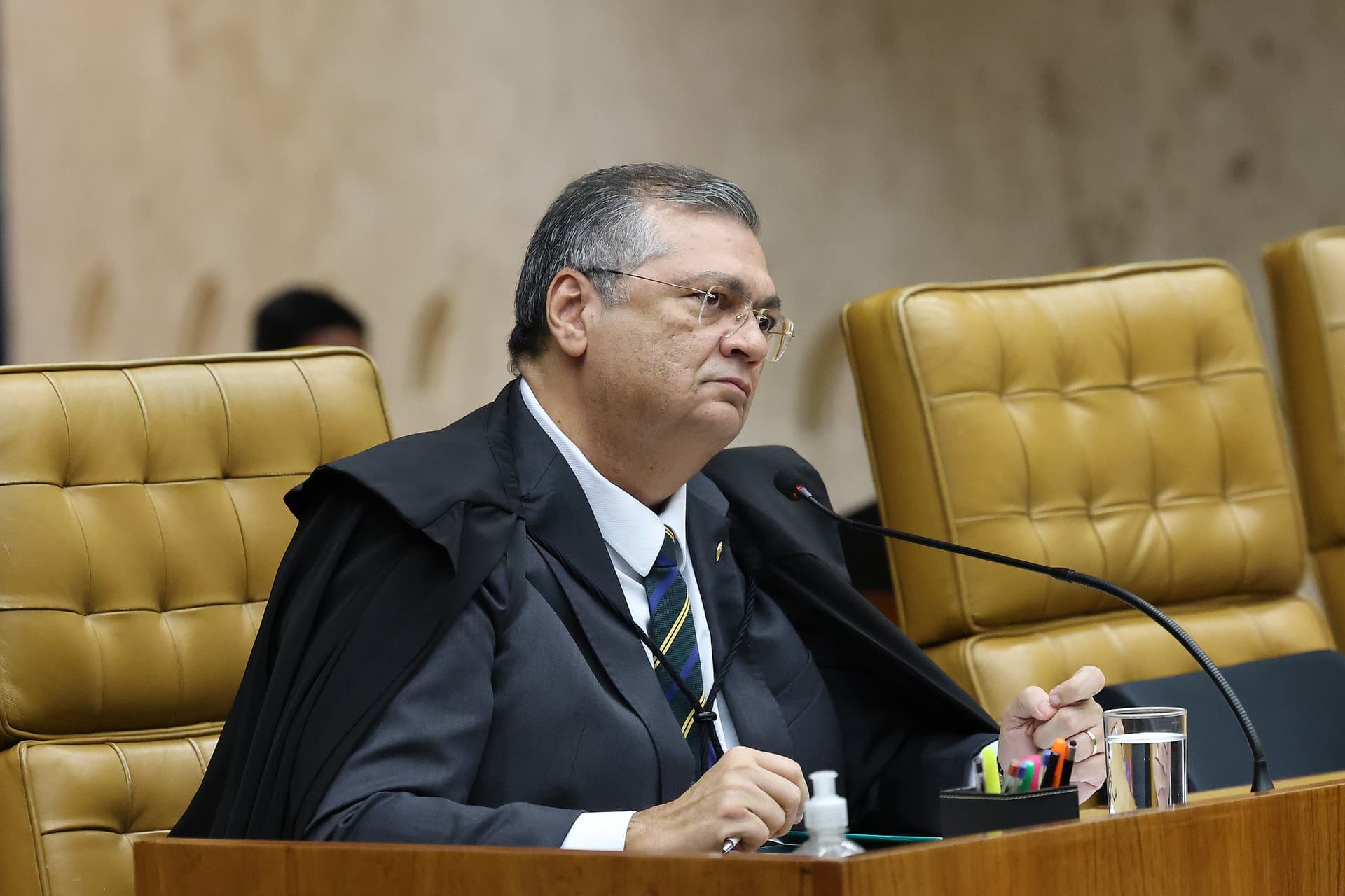 Flávio Dino ordena investigação de crimes nas 'emendas PIX'