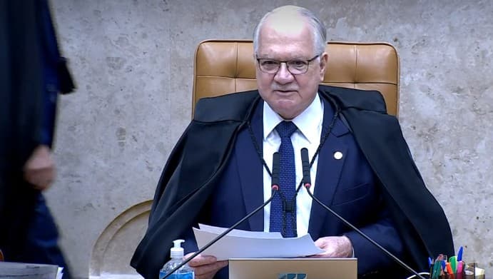 Fachin sugere que revisão criminal de Bolsonaro ocorra no Plenário do STF