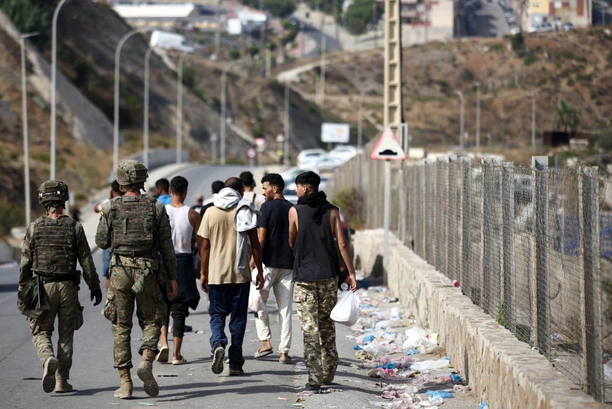 Relatórios alertam sobre iminente crise migratória em Ceuta