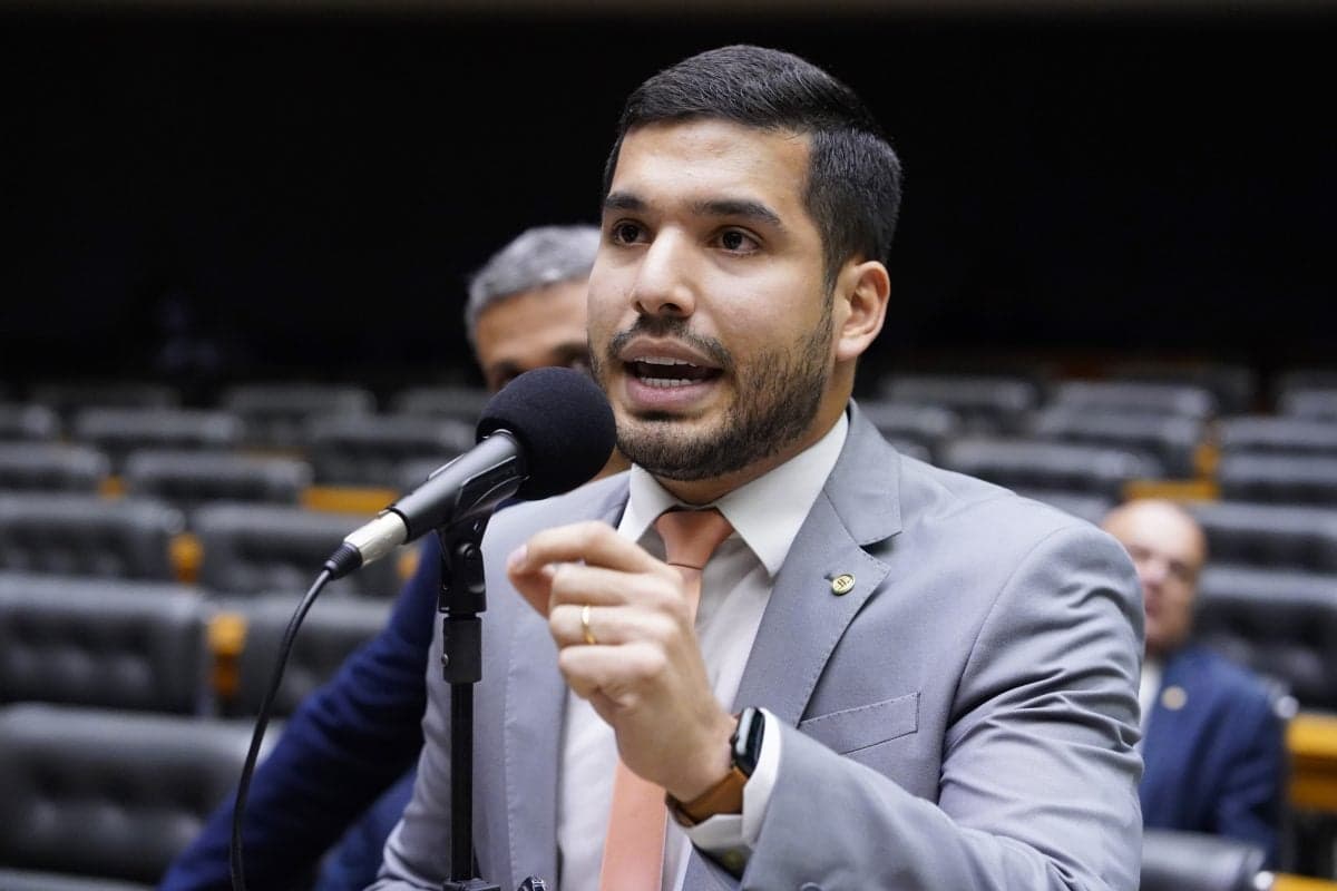 Contratação de empresa da família de deputado gera polêmica em campanha do PL
