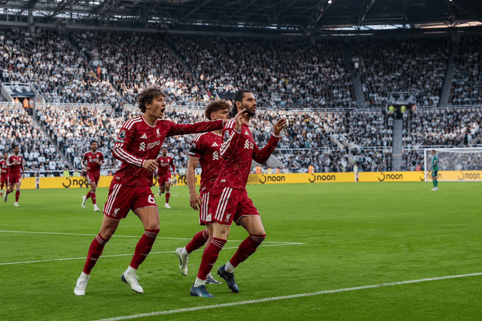 Liverpool busca ajustes após empate dramático e Iraola cobra evolução no início da Premier League