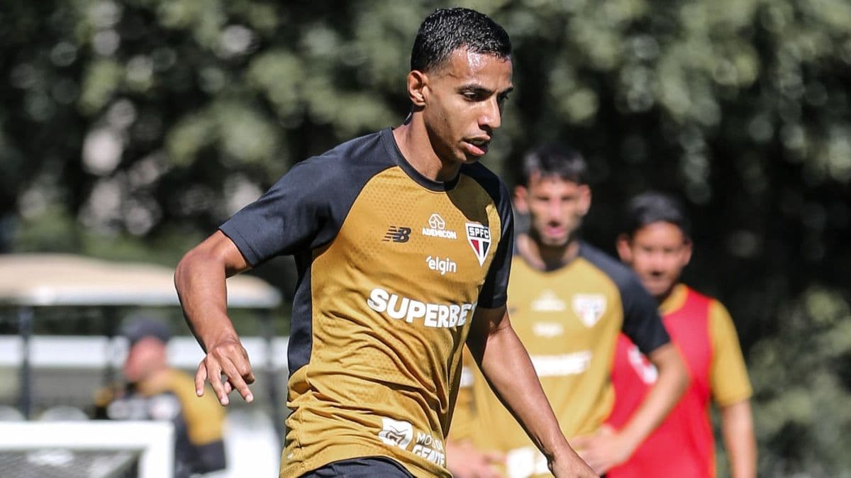 São Paulo recebe reforços e mira G-4 no Campeonato Brasileiro