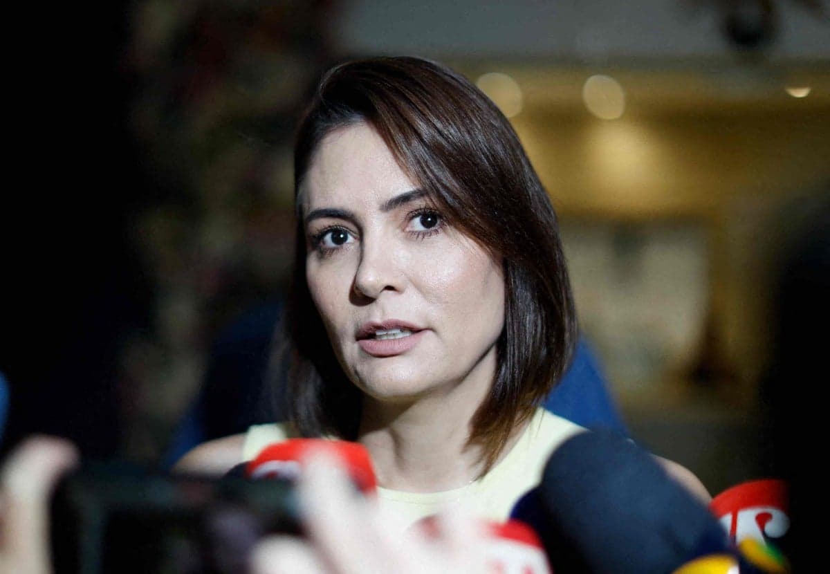 TRE-DF libera propaganda de Michelle Bolsonaro com imagem de Jair Bolsonaro