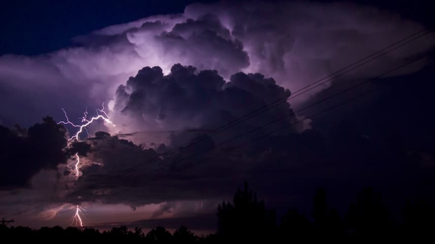 Frente fria traz chuvas intensas e põe fim à onda de calor