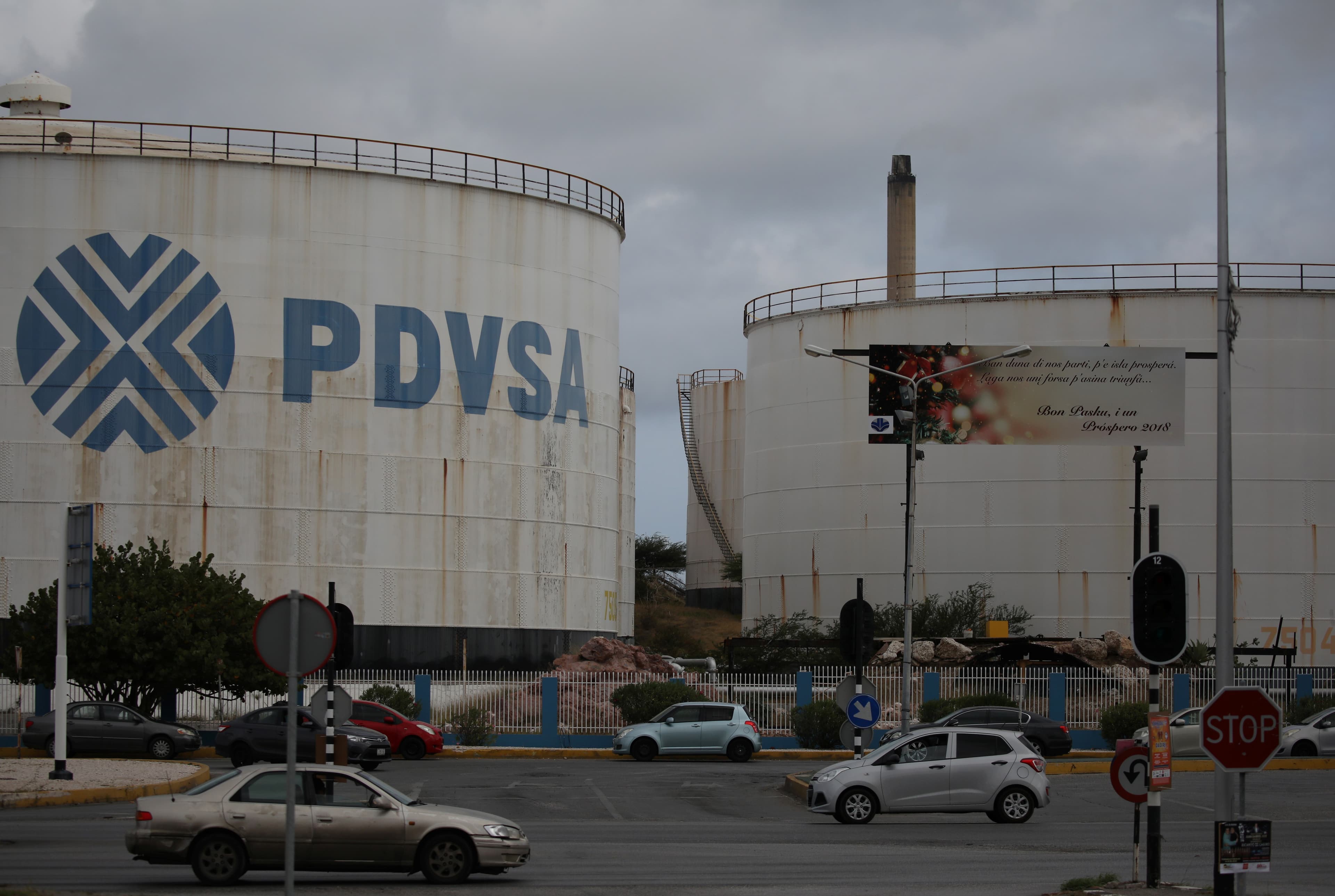 Trump assegura controle de petróleo da Venezuela para os EUA