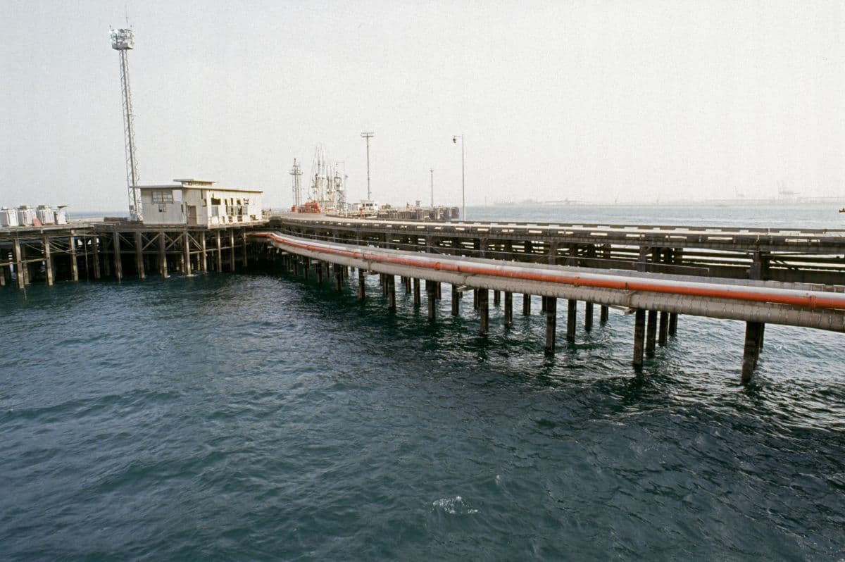 Drones atacam refinaria de Mina al-Ahmadi e incêndios são relatados