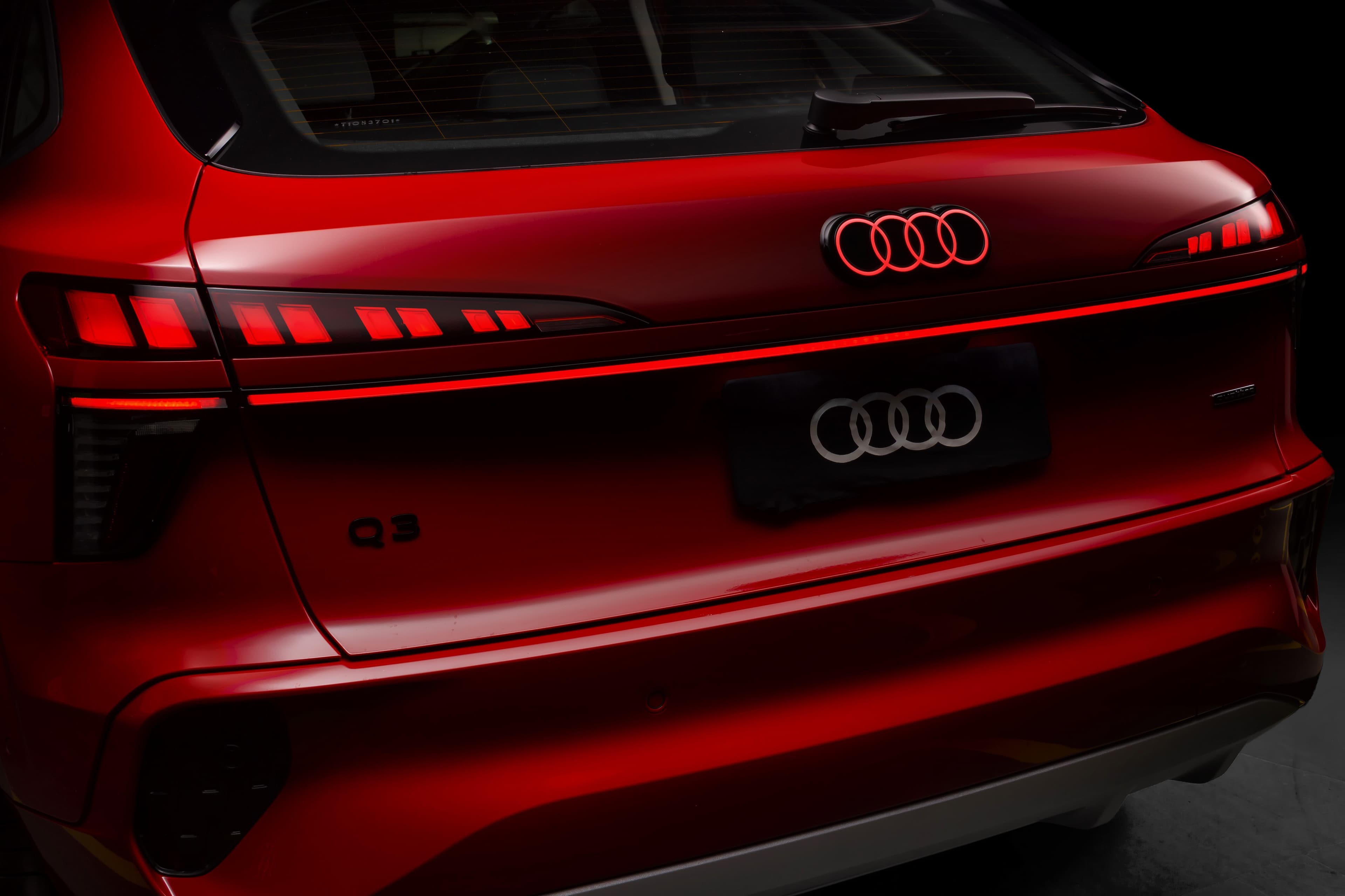 Audi Q3 2026 desafia BMW e Mercedes, mas carece de tecnologia