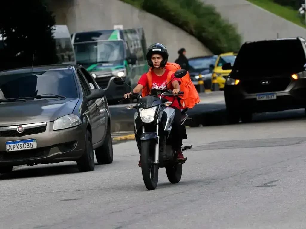 Motociclista morre após colisão com ônibus em Belo Horizonte