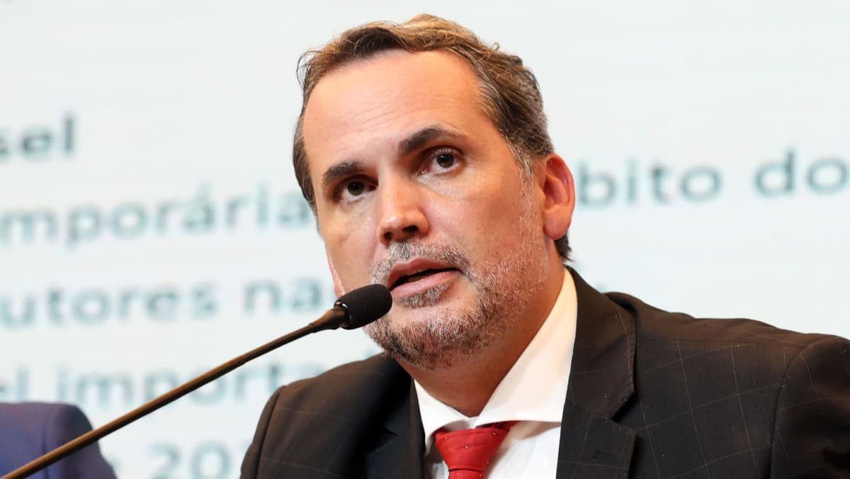Petrobras encerra desconto de R$ 0,44 na gasolina e governo anuncia novas subvenções