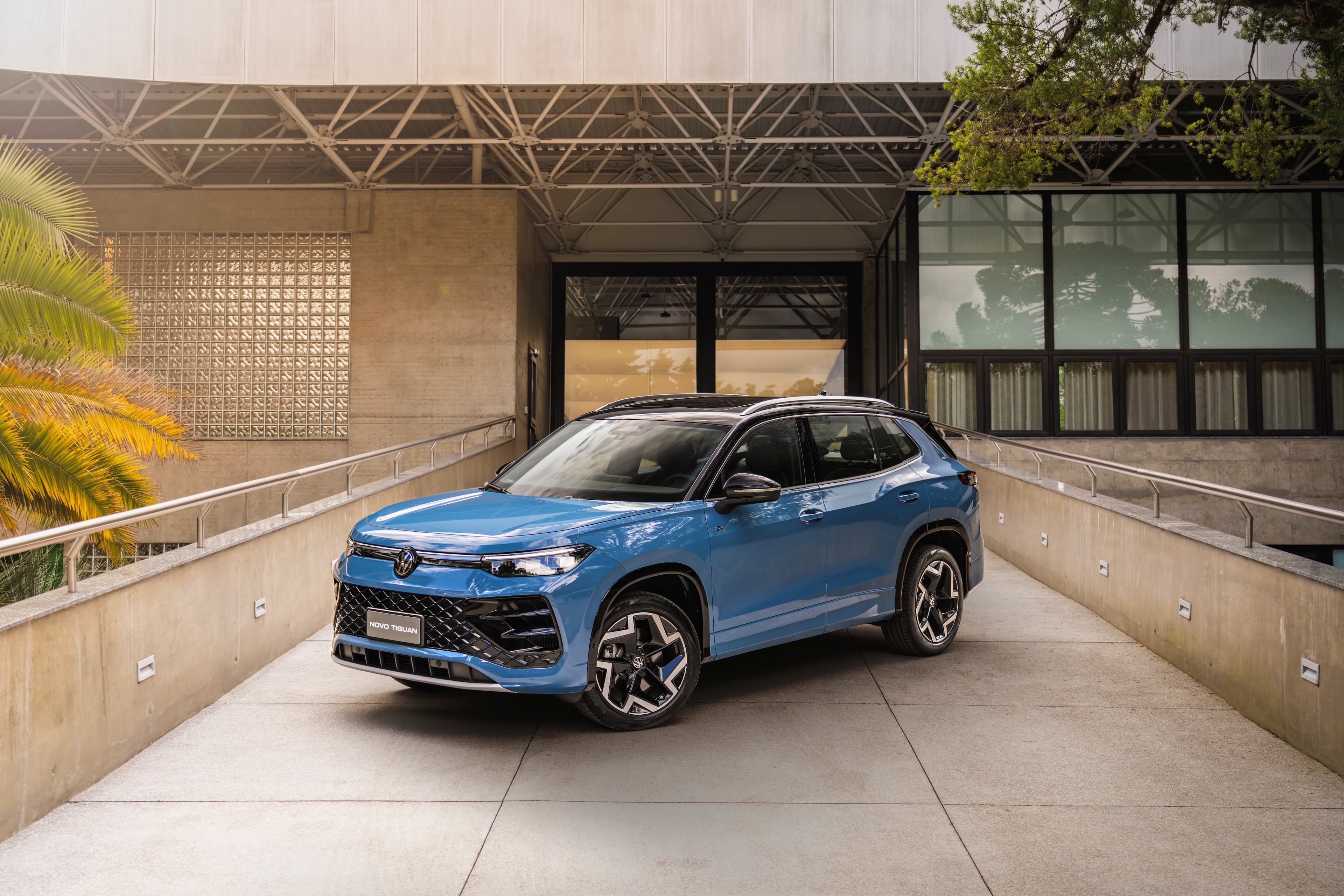 Volkswagen Tiguan 2026 lança versão potente para concorrer com SUVs