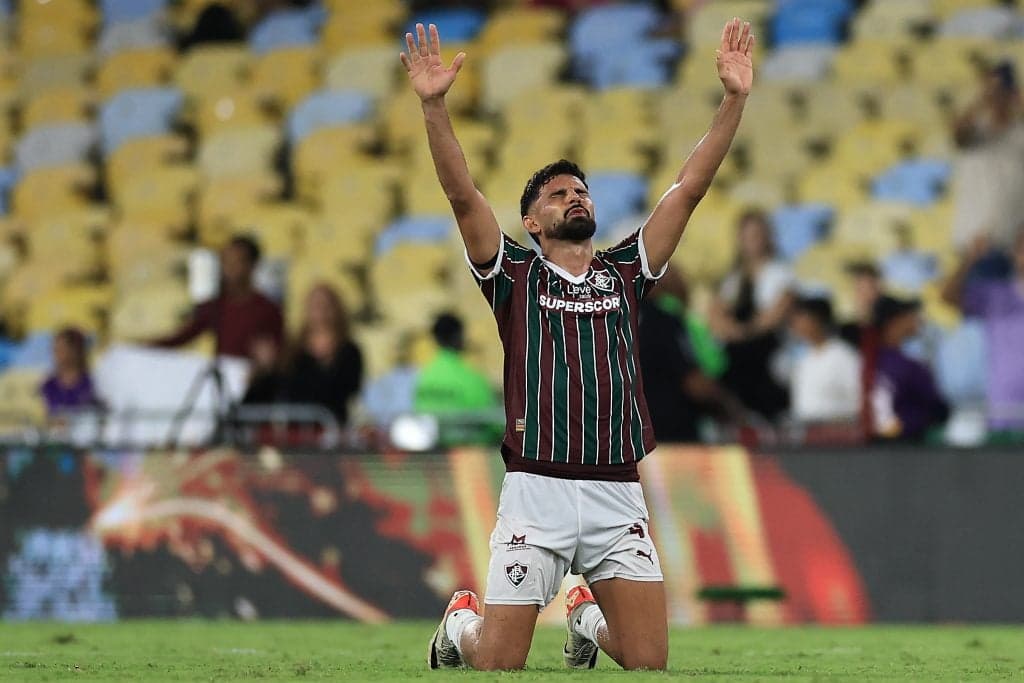 Fluminense supera pressão e vence Internacional, mantendo vivo sonho da Libertadores