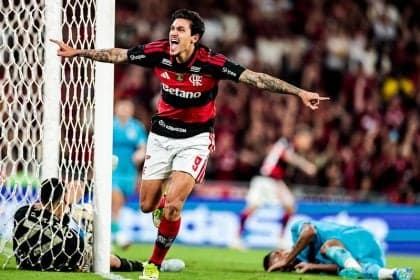 Flamengo supera Santos e garante vitória de virada