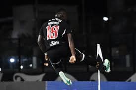 Pedro Emanuel destaca recuperação do Vasco após vitória crucial