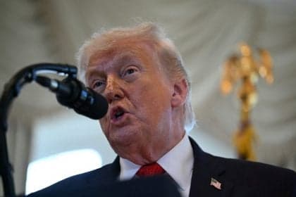 Trump ameaça Irã com represálias em resposta a ataques
