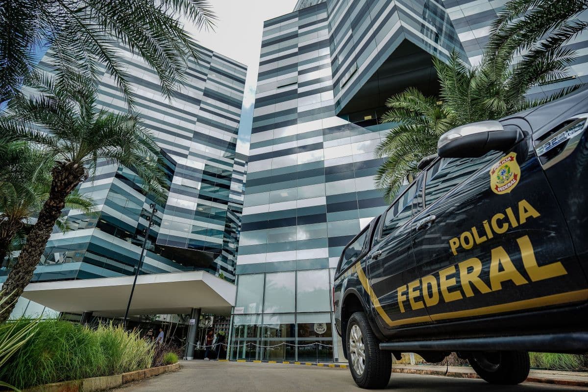 Polícia Federal reintegra agente americano após reviravolta diplomática