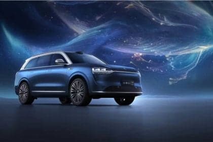 Faróis de carros ganham tecnologia de projeção da Huawei