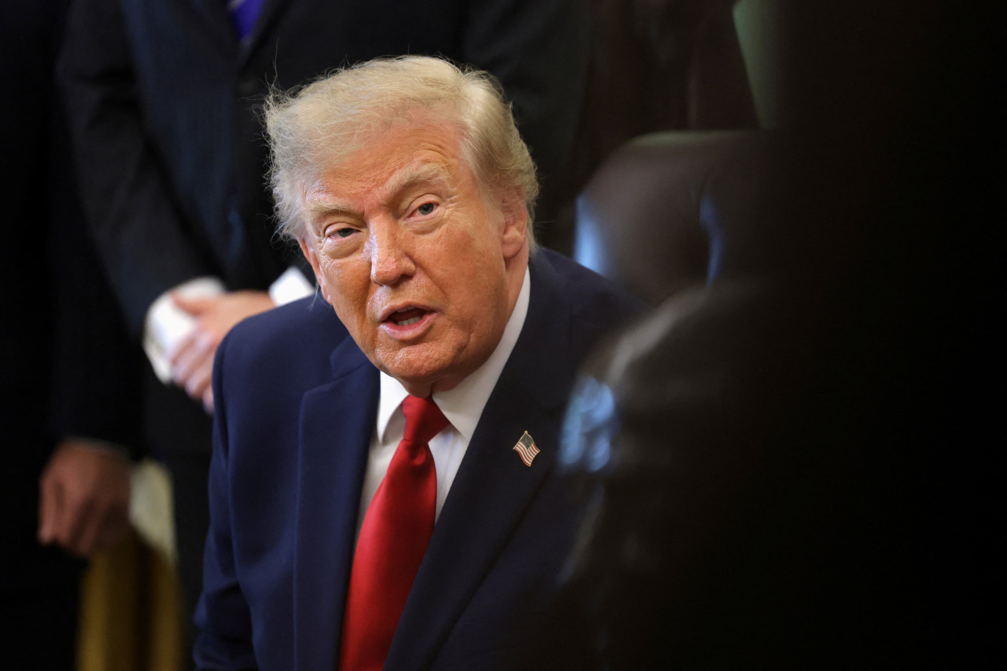 Trump critica o Fed e defende redução dos juros nos EUA