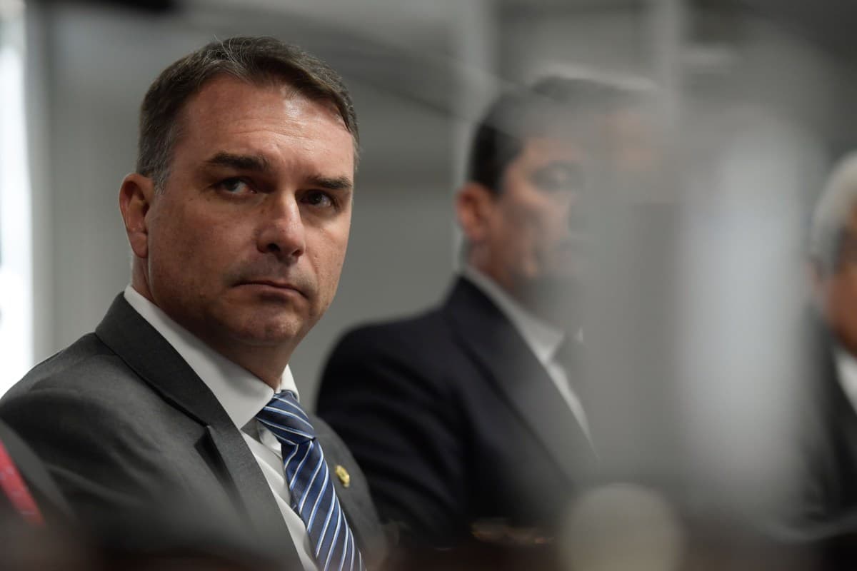 Kassio Nunes critica declaração de Flávio Bolsonaro sobre urnas