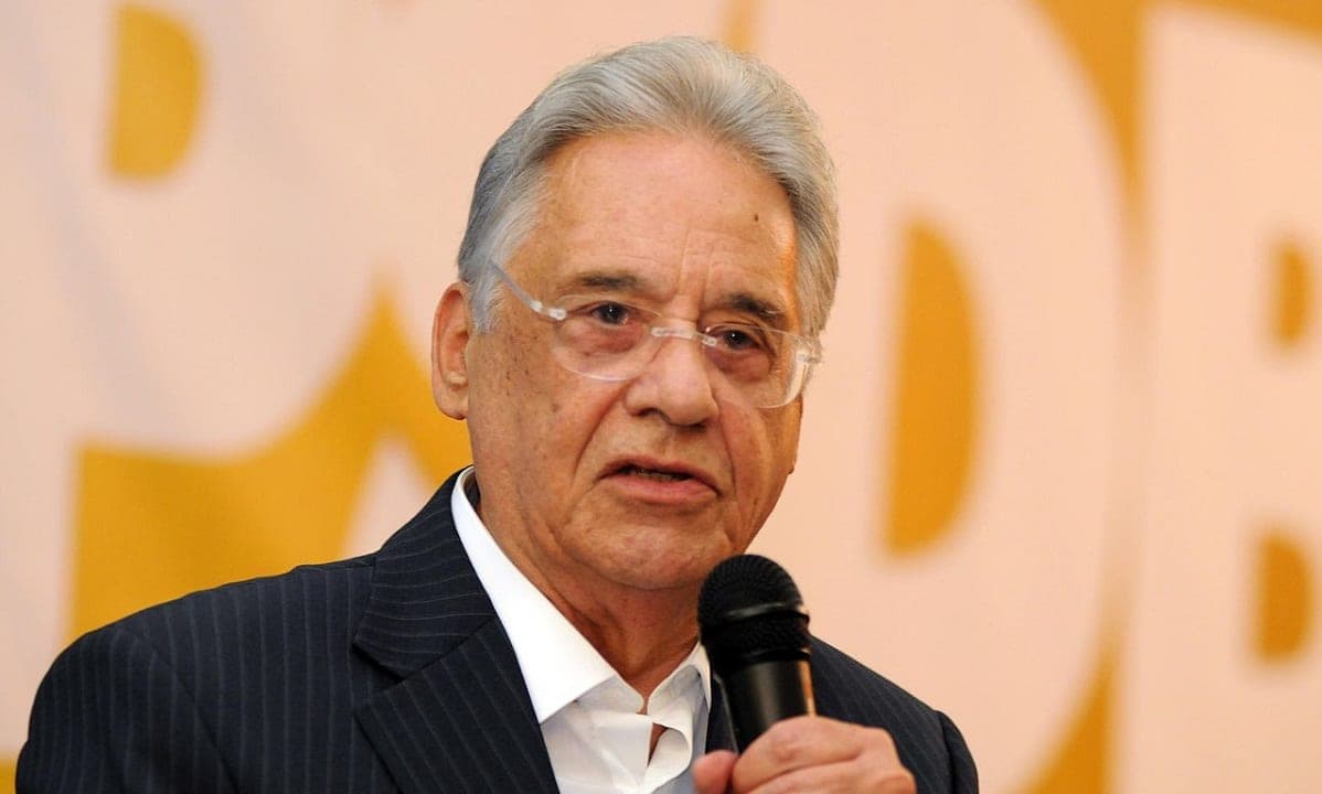 Justiça de SP determina interdição de Fernando Henrique Cardoso