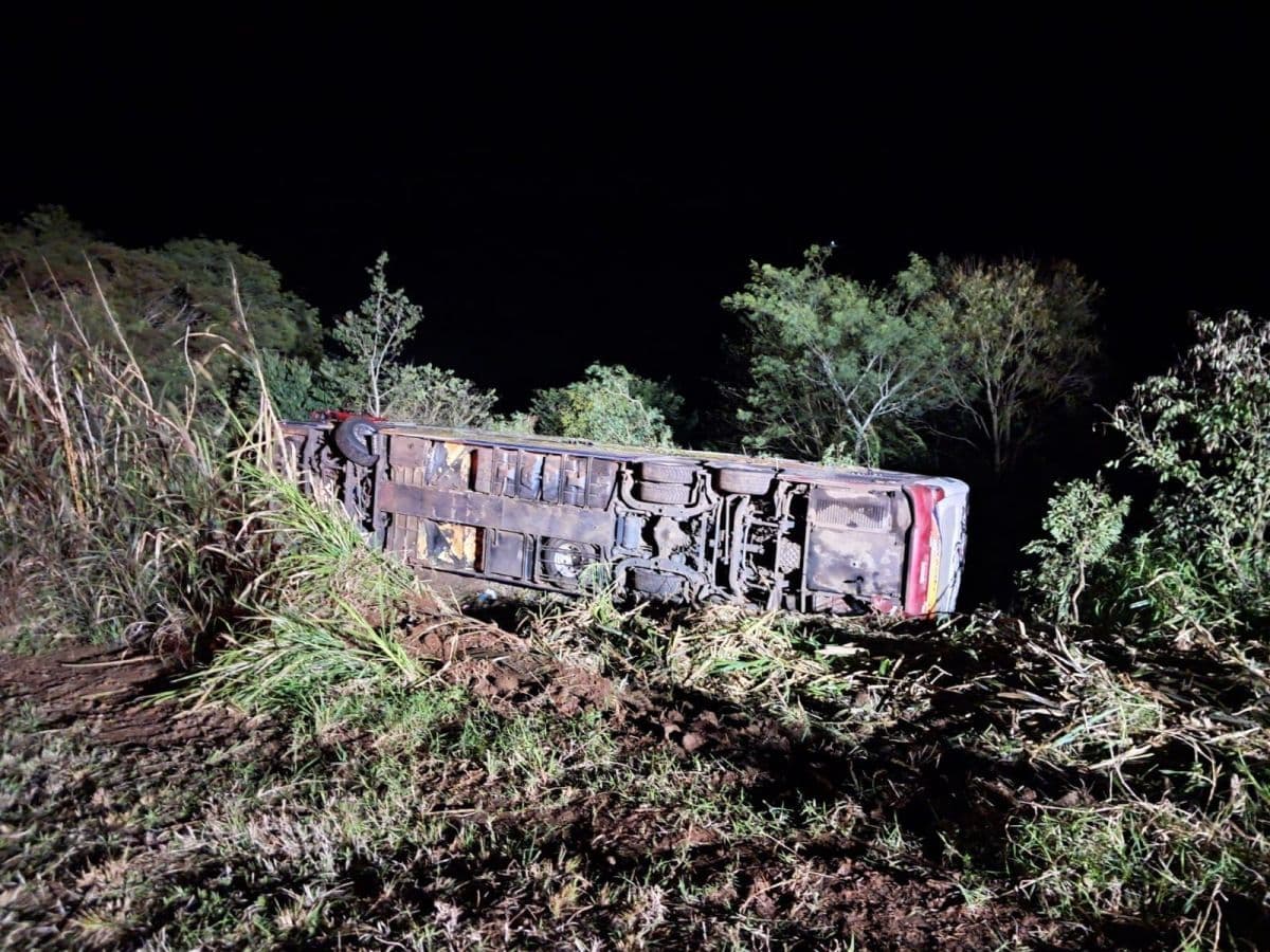 Acidente trágico com ônibus no SC-492 deixa três mortos