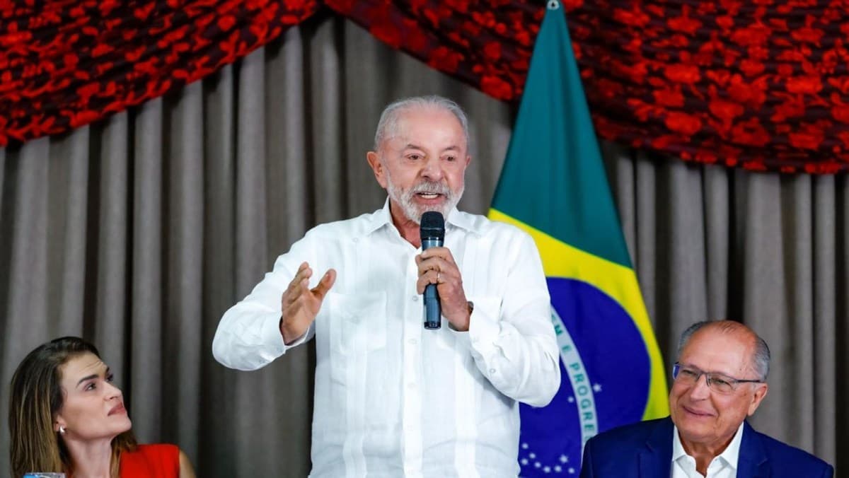 Lula realiza visita rápida a Ceilândia para gravações de campanha