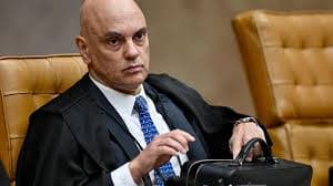 Moraes se declara impedido de votar em habeas corpus de Bolsonaro