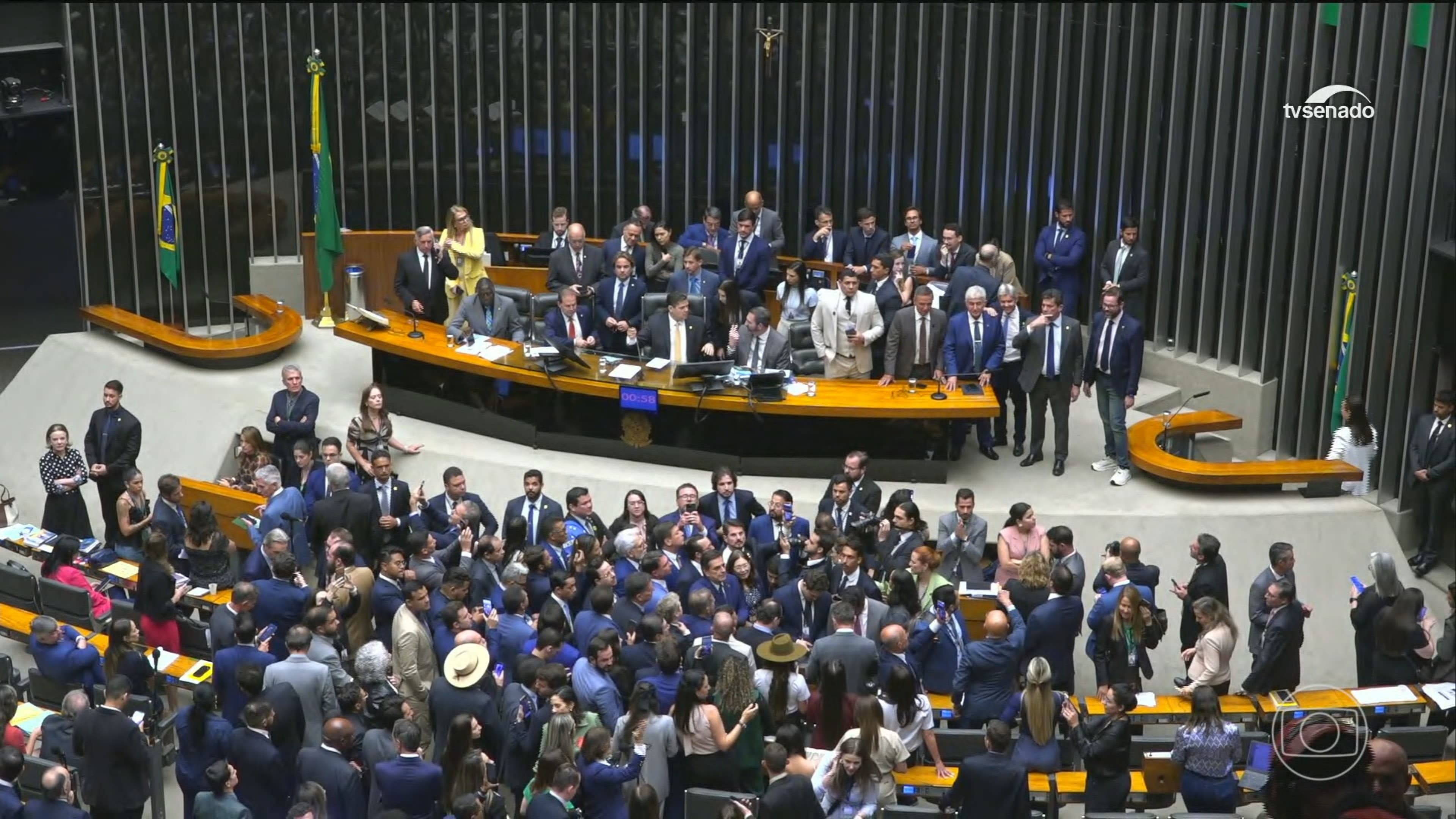 Supremo suspende Lei da Dosimetria e gera tensão no Congresso