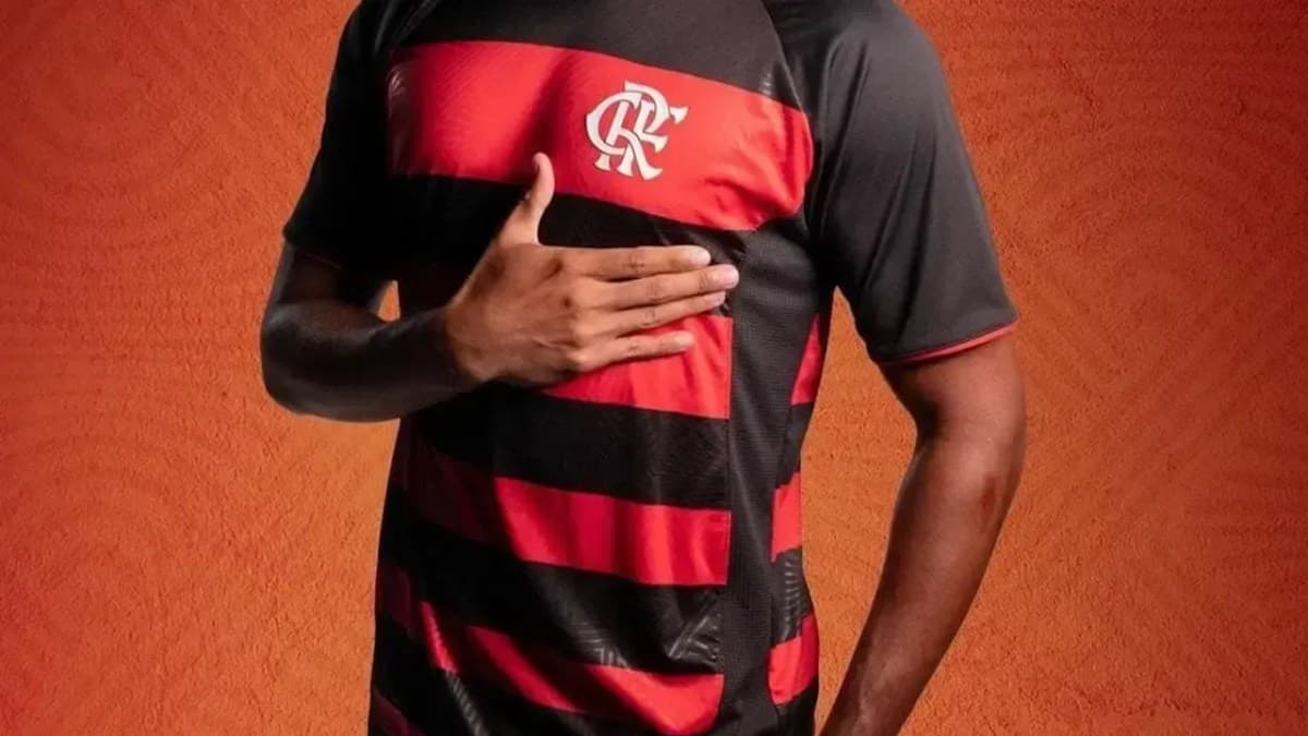Flamengo lança camisa torcedor a R$ 99 com desconto no Pix